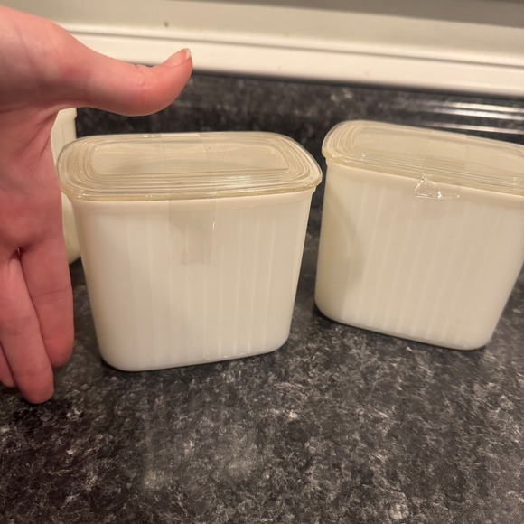 Vintage Hazel Atlas Milk Glass Refrigerator Dishes 1940-50s Plastic Lid Set of 3 - Picture 5 of 7
